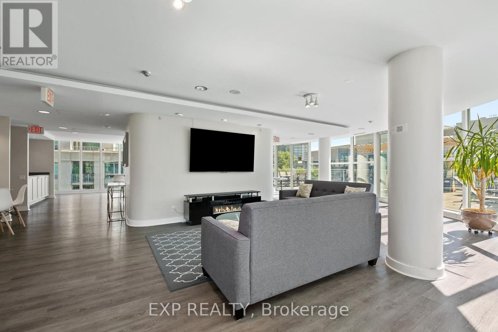 Photo 36 of 409 2067 Lake Shore Boulevard, Toronto ON