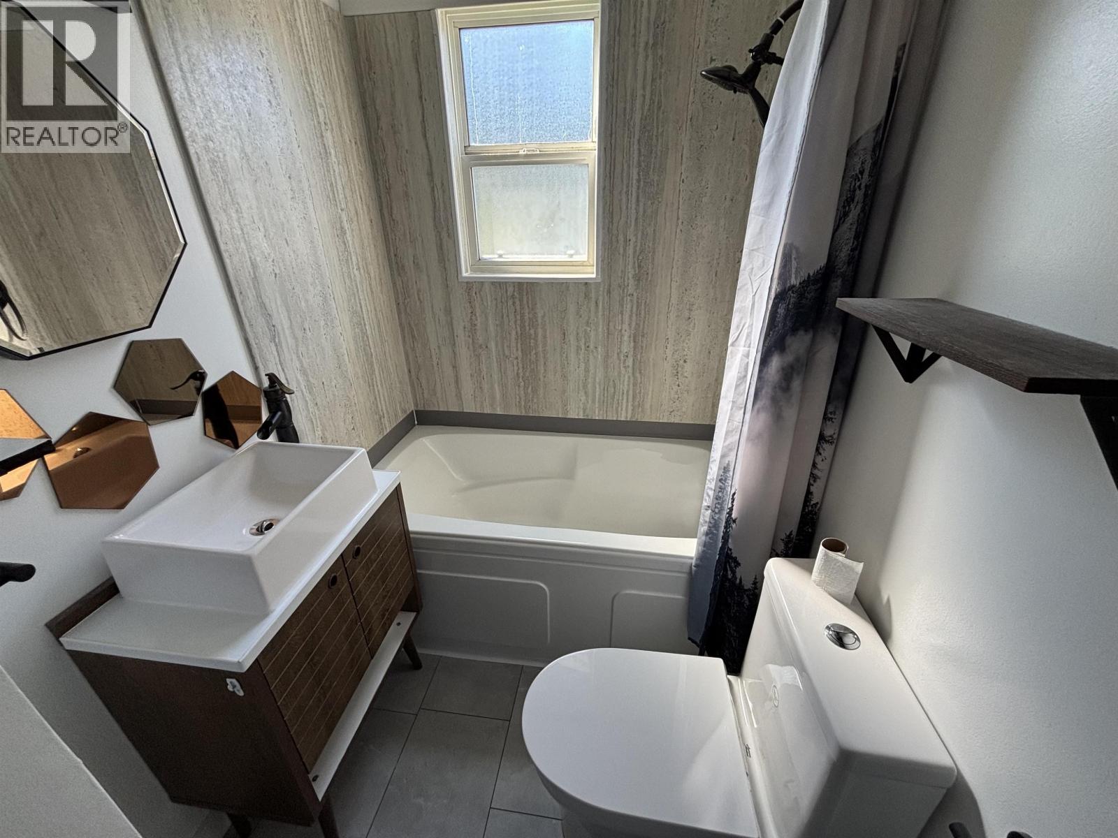 85 WREN STREET, Kitimat