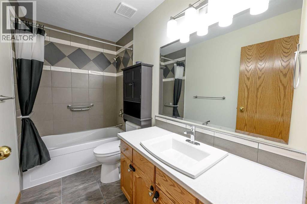 Photo 33 of 9518 94 Avenue, Wembley AB