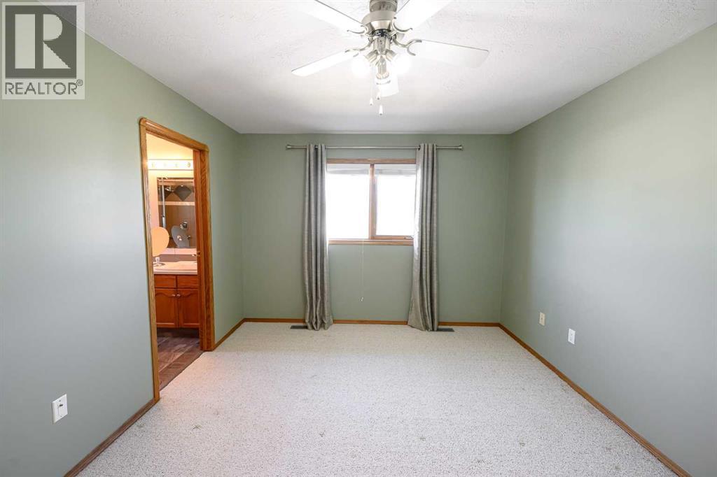 Photo 13 of 9518 94 Avenue, Wembley AB