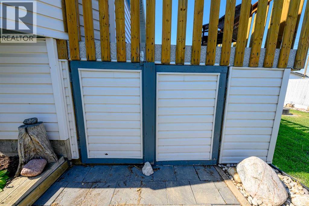 Photo 4 of 9518 94 Avenue, Wembley AB