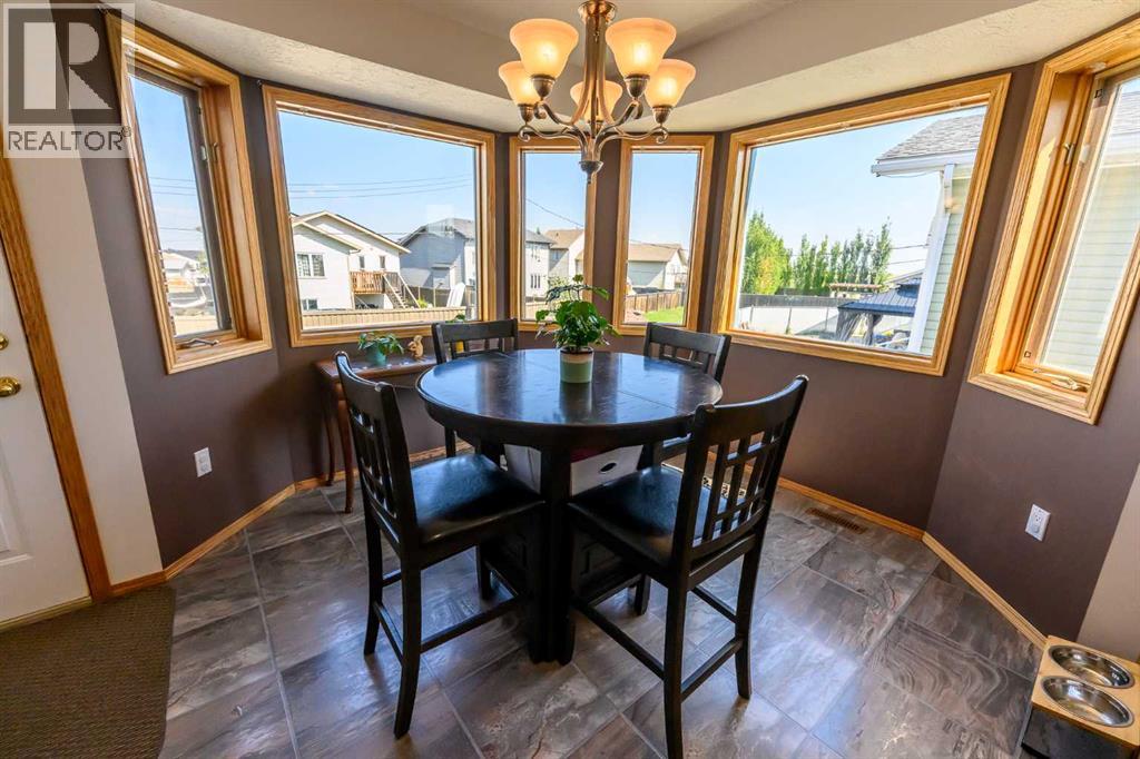 Photo 38 of 9518 94 Avenue, Wembley AB