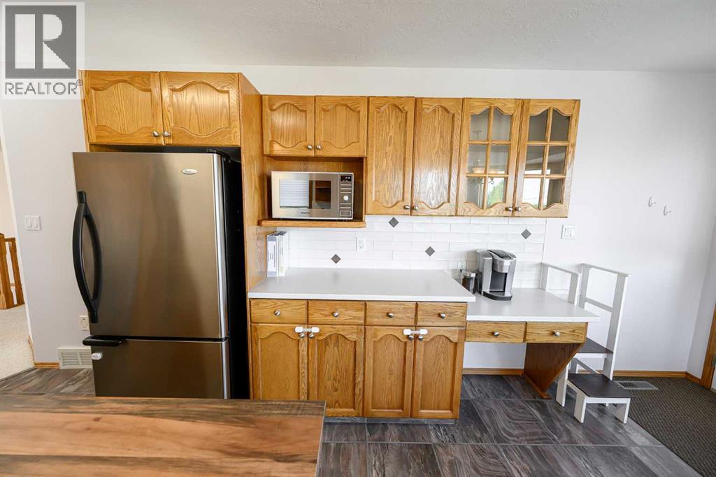 Photo 12 of 9518 94 Avenue, Wembley AB