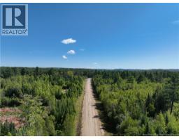 1 Crest Avenue, Heathland, NB E3L5C1 Photo 8