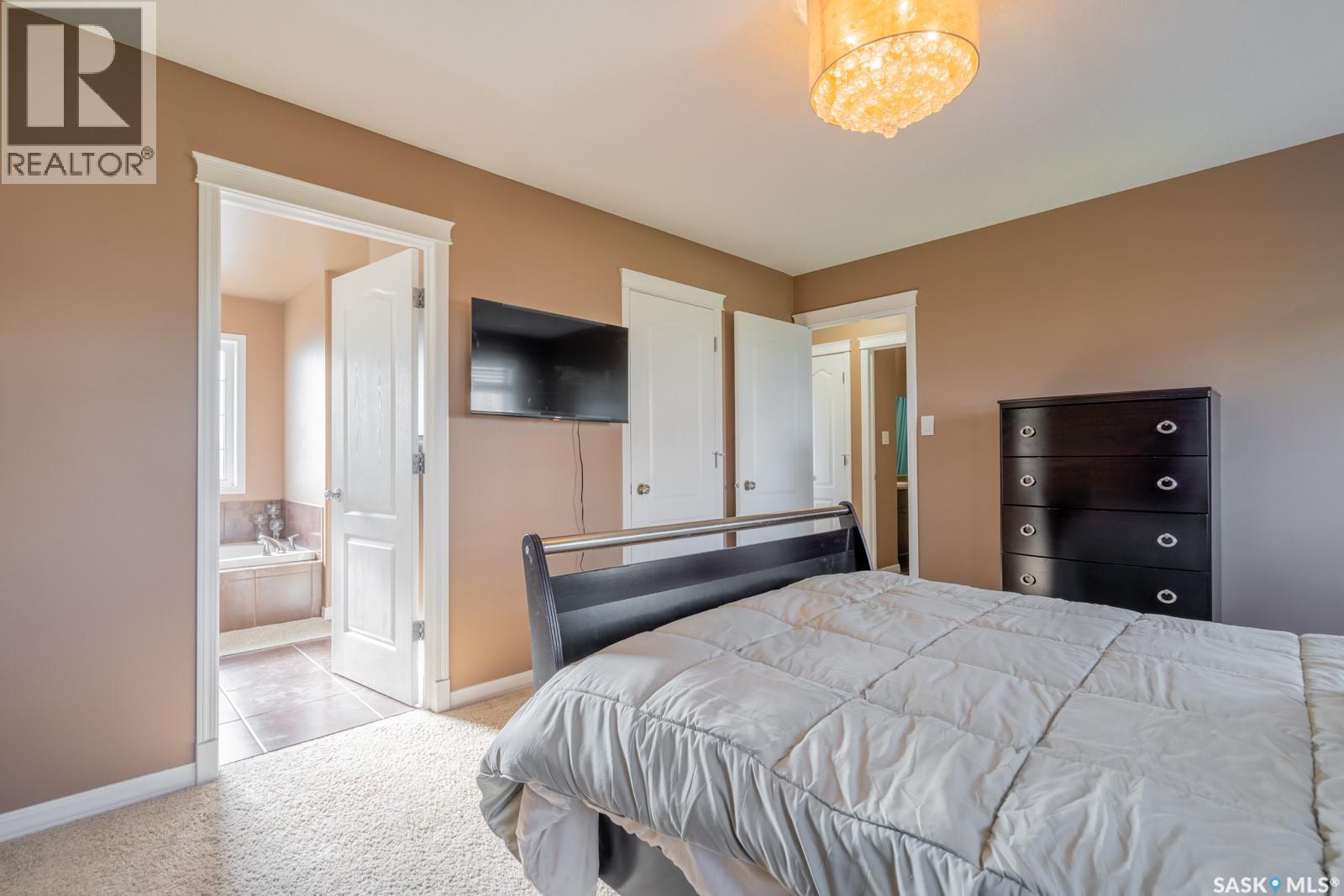 Photo 21 of 4738 Mazinke Crescent, Regina SK
