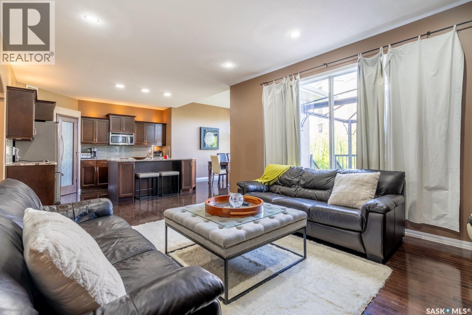 Photo 5 of 4738 Mazinke Crescent, Regina SK
