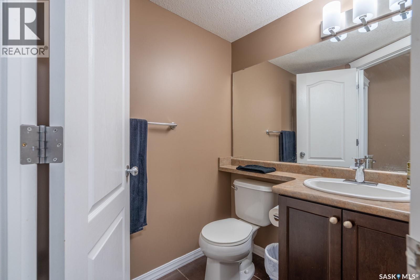 Photo 14 of 4738 Mazinke Crescent, Regina SK