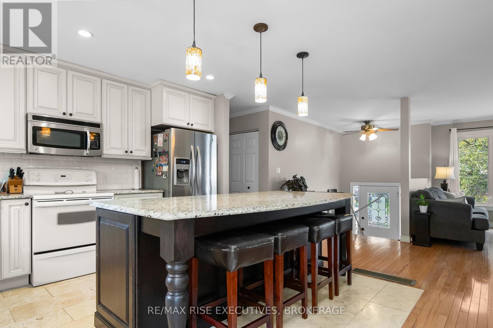 Photo 15 of 932 Milford Drive, Kingston ON