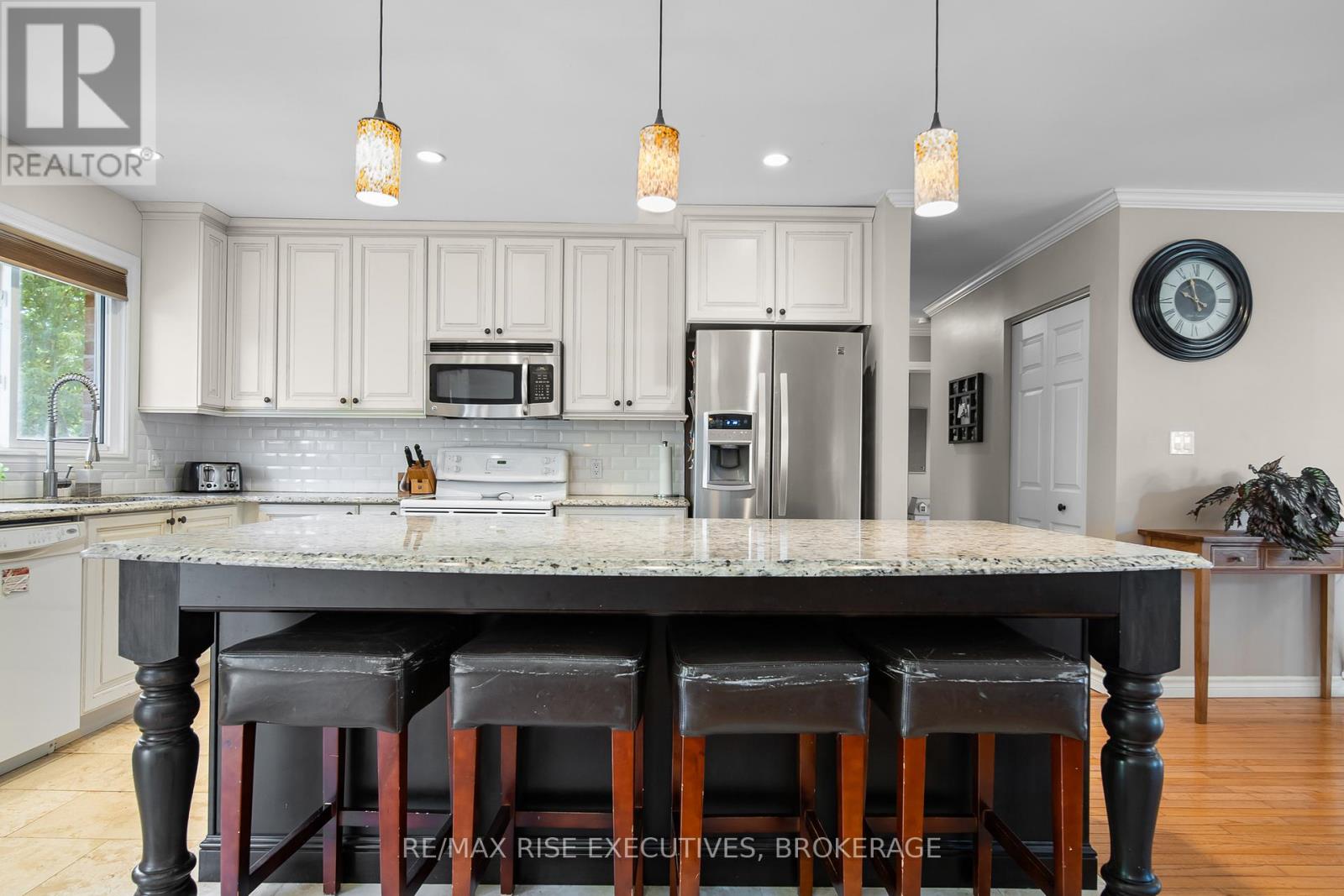 Photo 42 of 932 Milford Drive, Kingston ON