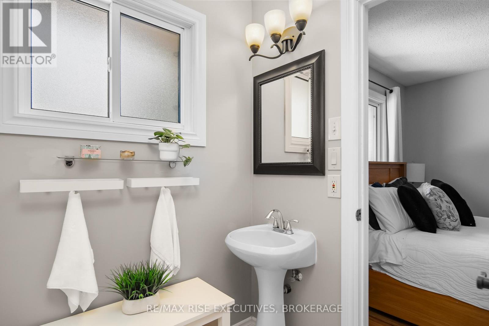 Photo 45 of 932 Milford Drive, Kingston ON