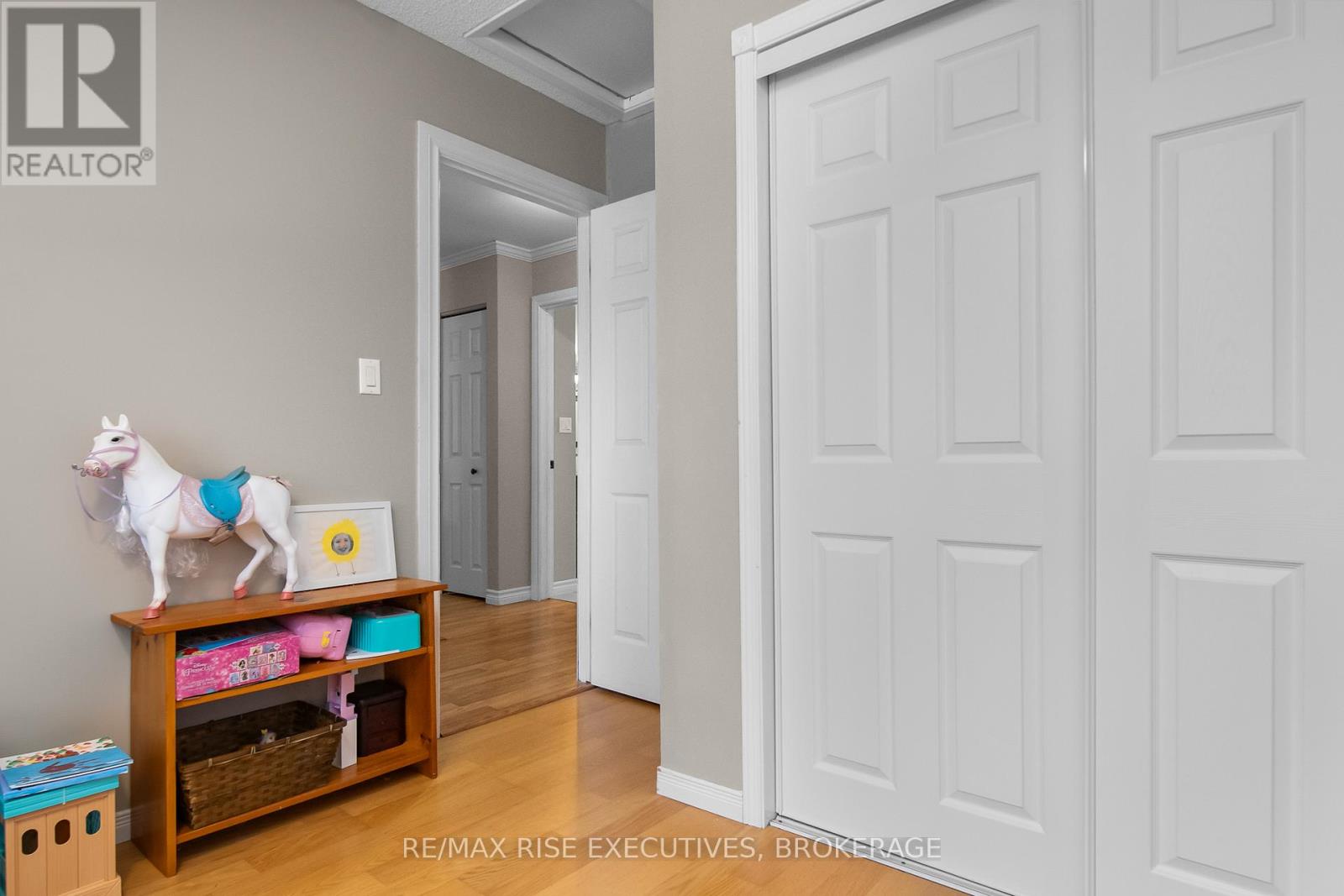 Photo 2 of 932 Milford Drive, Kingston ON