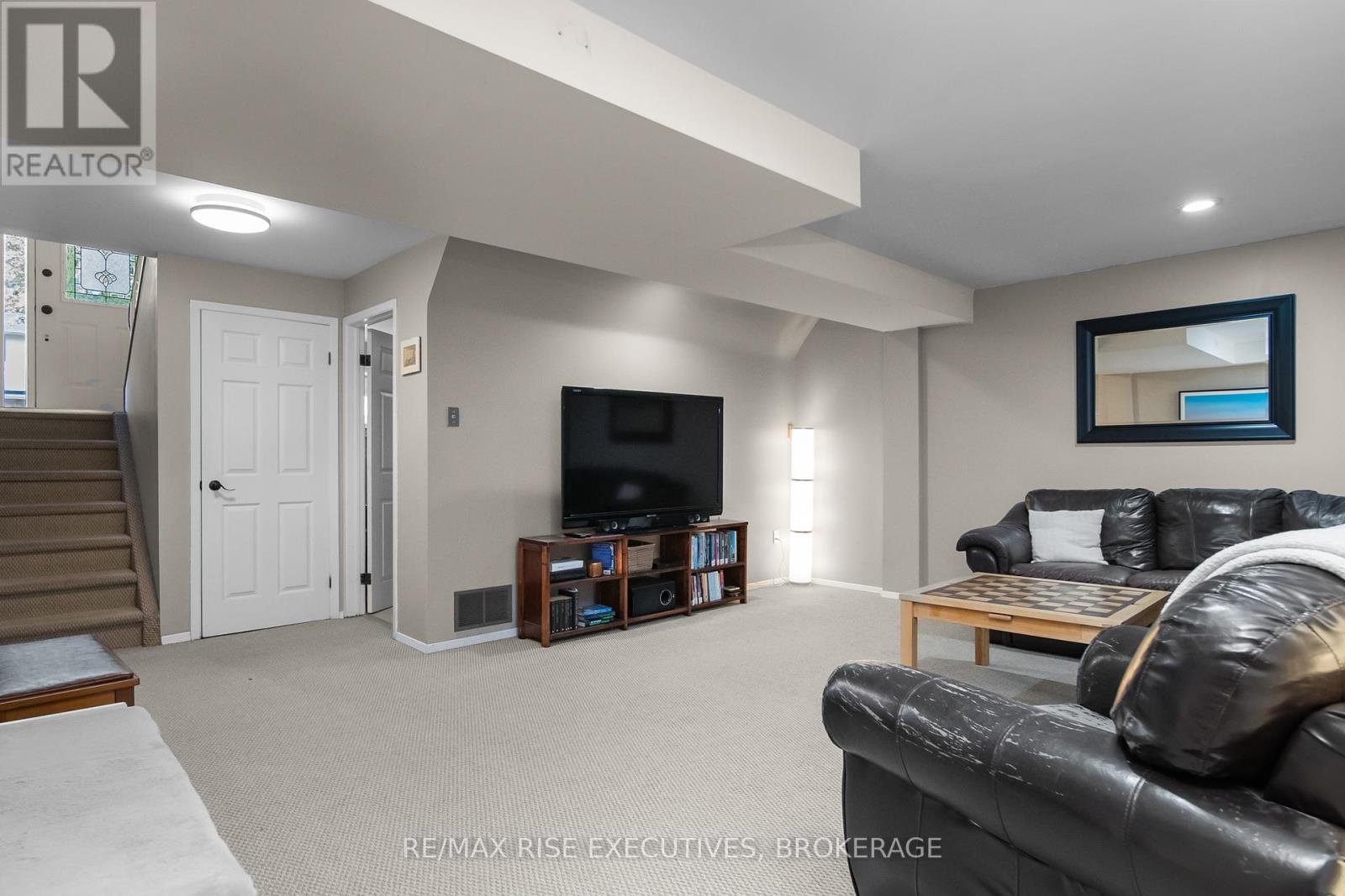 Photo 25 of 932 Milford Drive, Kingston ON