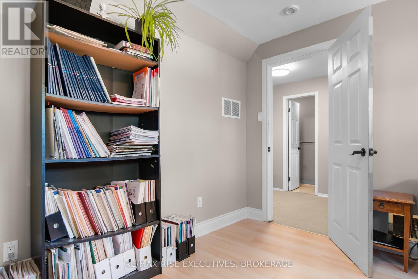 Photo 24 of 932 Milford Drive, Kingston ON