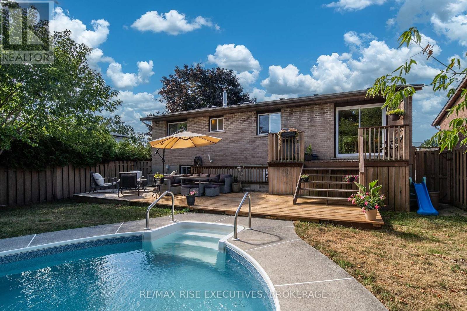 Photo 14 of 932 Milford Drive, Kingston ON