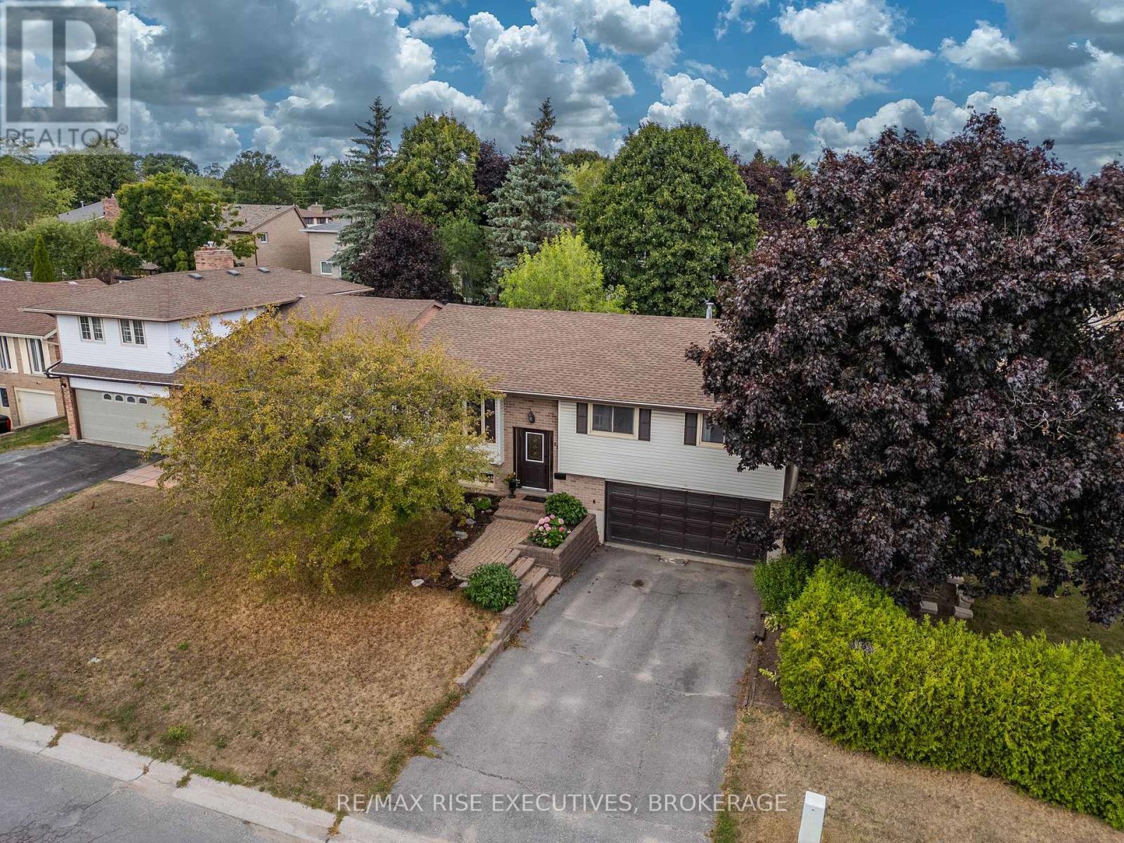 Photo 11 of 932 Milford Drive, Kingston ON