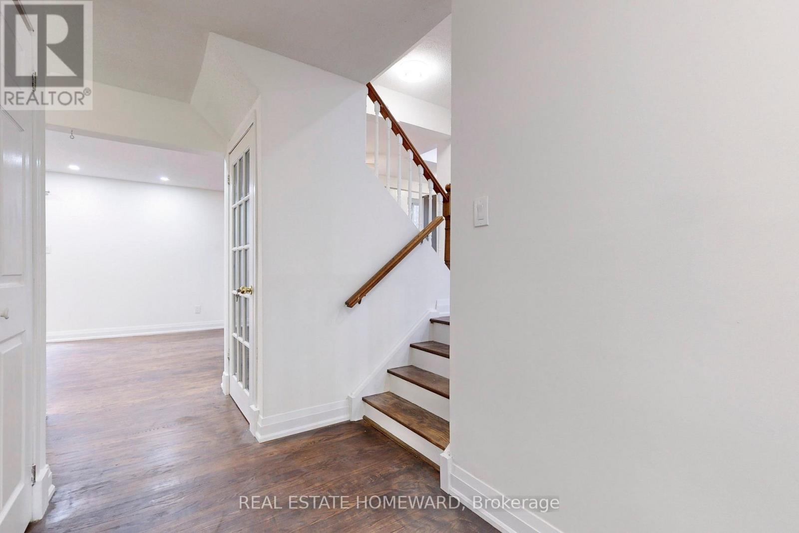 Photo 3 of Main 24 Beckett Avenue, East Gwillimbury ON