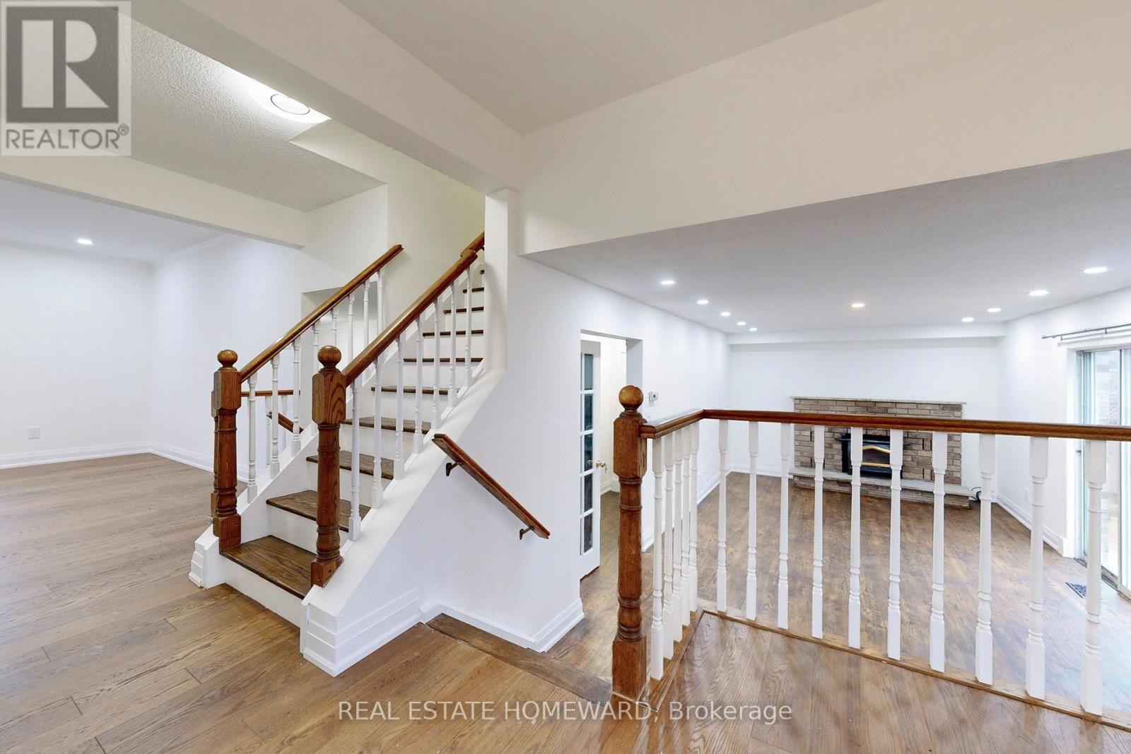 Photo 24 of Main 24 Beckett Avenue, East Gwillimbury ON