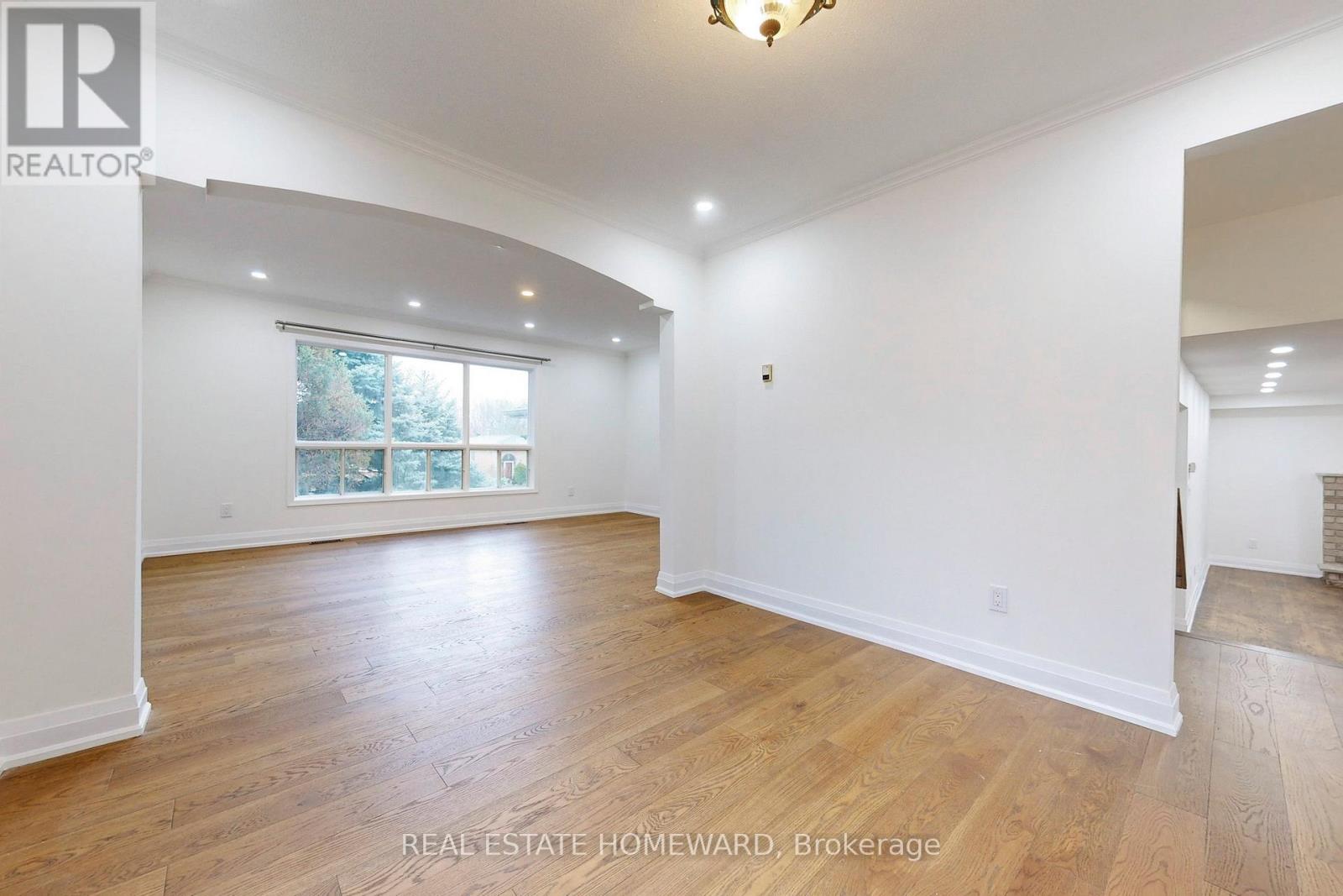 Photo 26 of Main 24 Beckett Avenue, East Gwillimbury ON