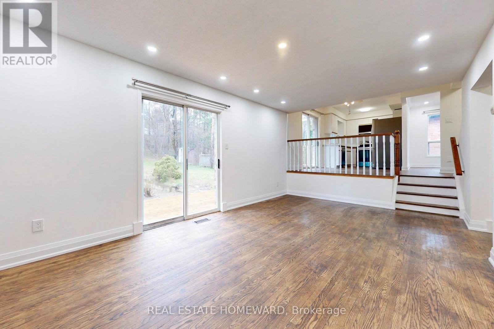 Photo 10 of Main 24 Beckett Avenue, East Gwillimbury ON