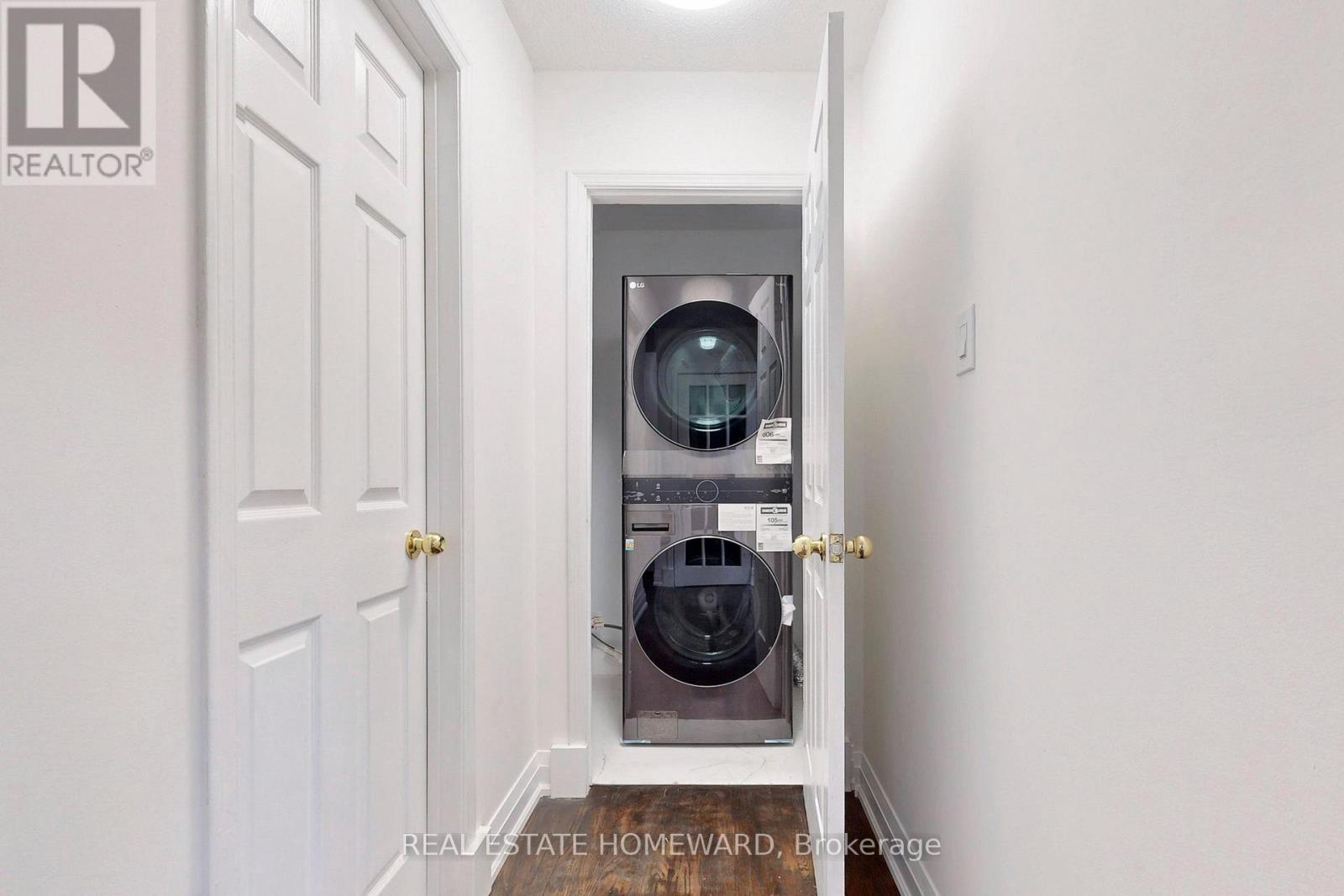 Photo 8 of Main 24 Beckett Avenue, East Gwillimbury ON