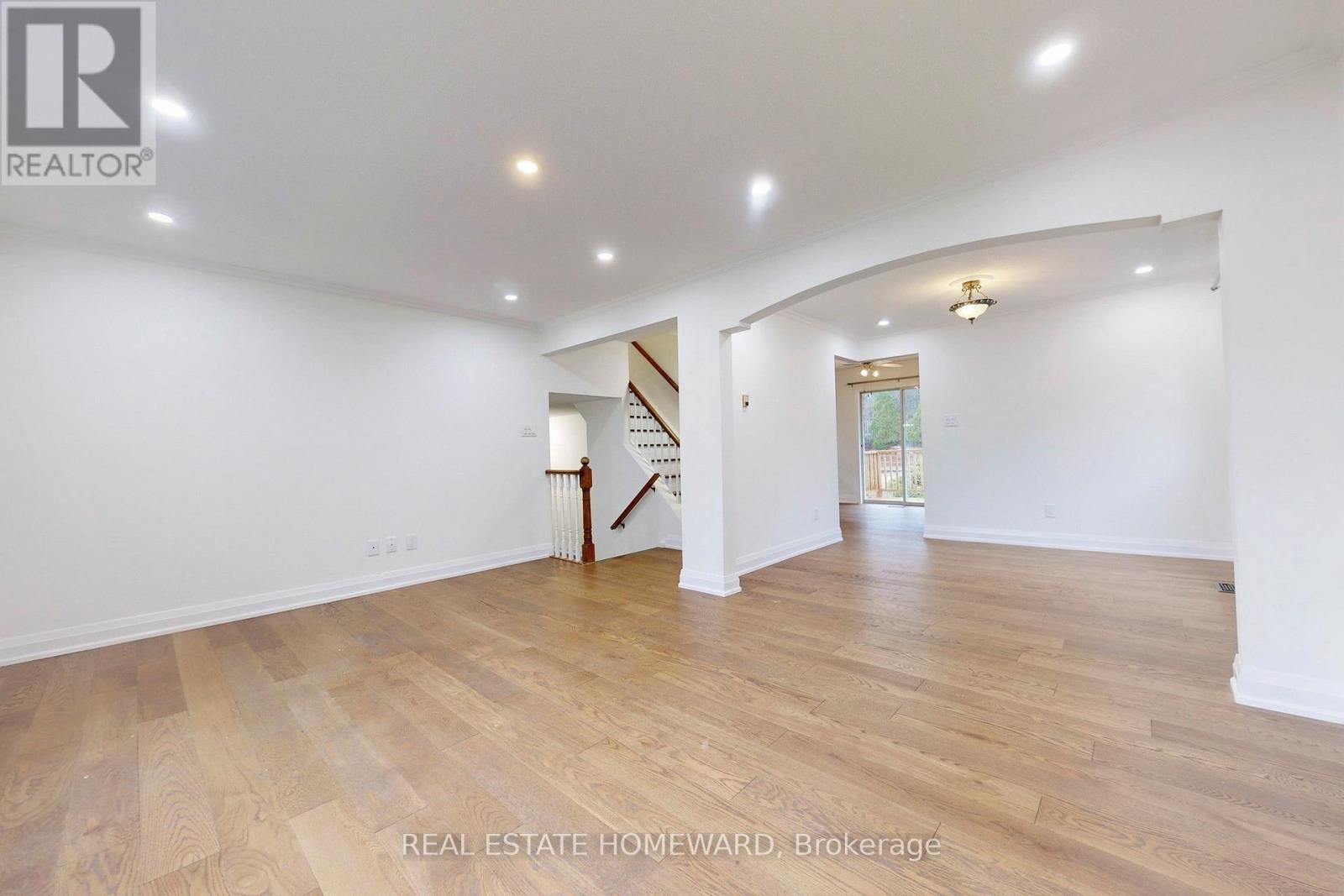 Photo 22 of Main 24 Beckett Avenue, East Gwillimbury ON