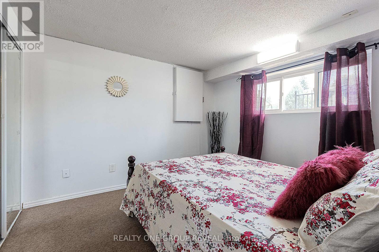 Photo 13 of 822 Kilkenny Court N, Oshawa ON