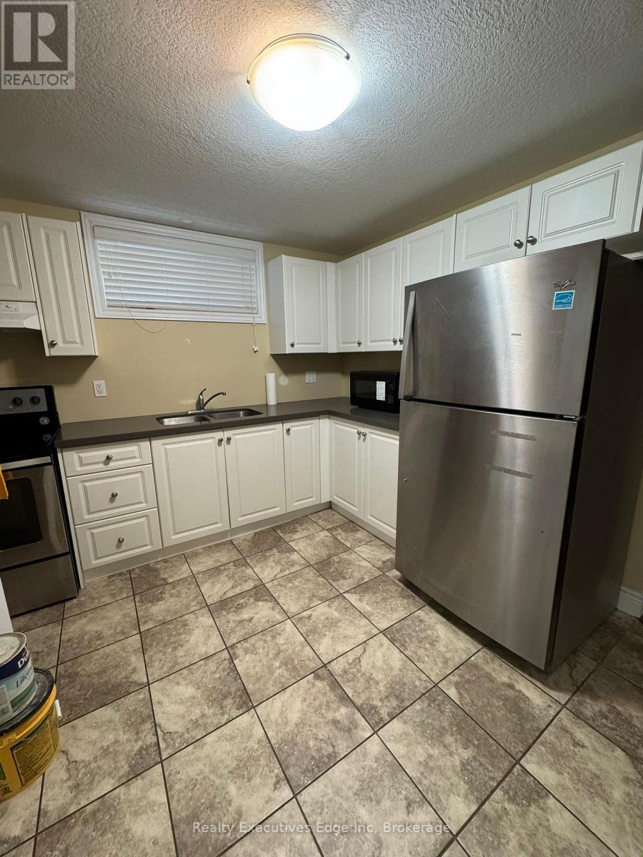 Photo 4 of Lower Unit 111 Dallan Drive, Guelph ON