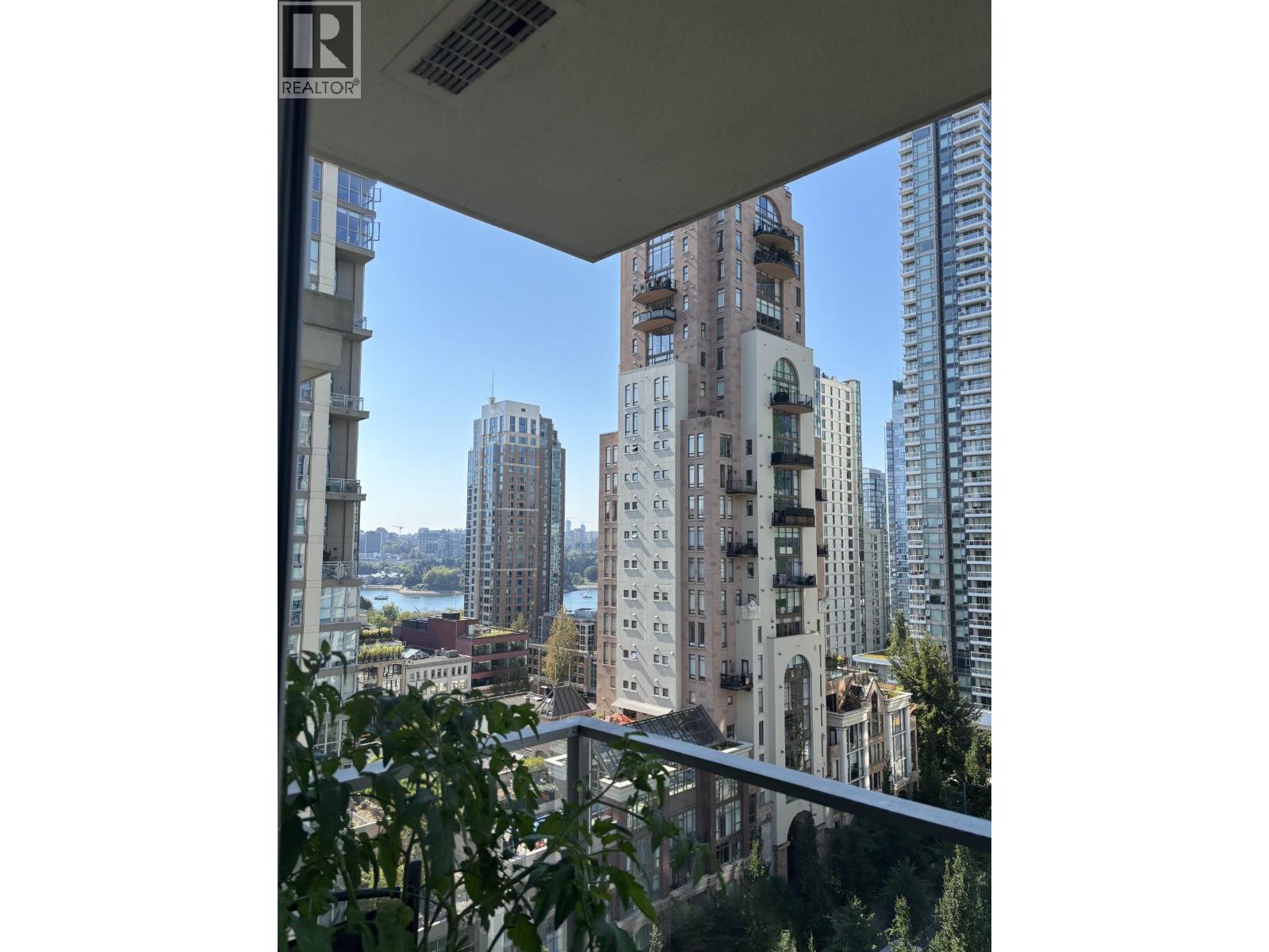 Photo 2 of 1408 1225 Richards Street, Vancouver BC