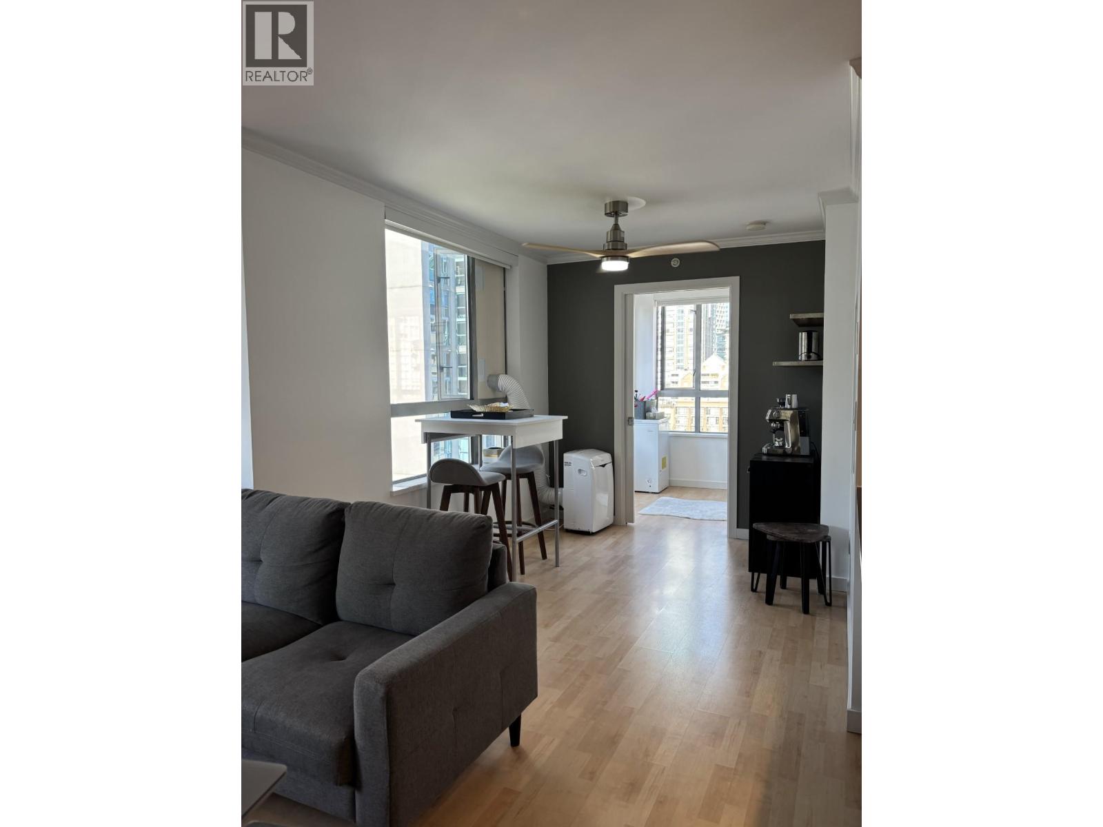 Photo 3 of 1408 1225 Richards Street, Vancouver BC