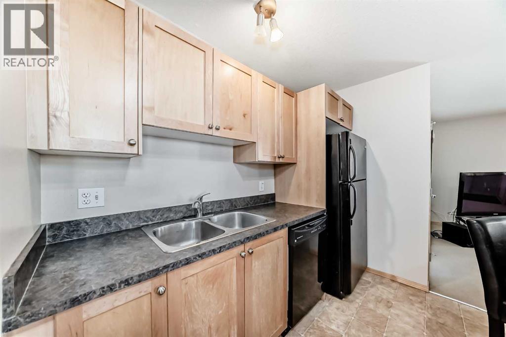 Photo 23 of 105 90 Panatella Landing Nw, Calgary AB