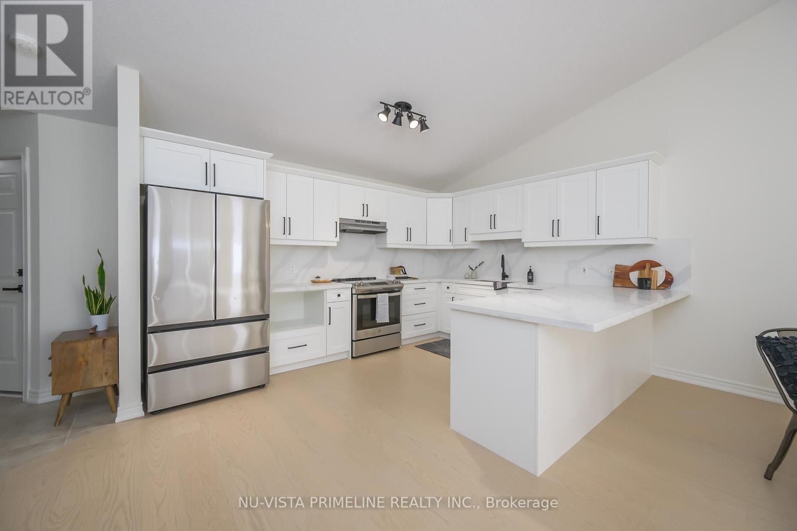 Photo 10 of 566 Bluebell Road, London North ON