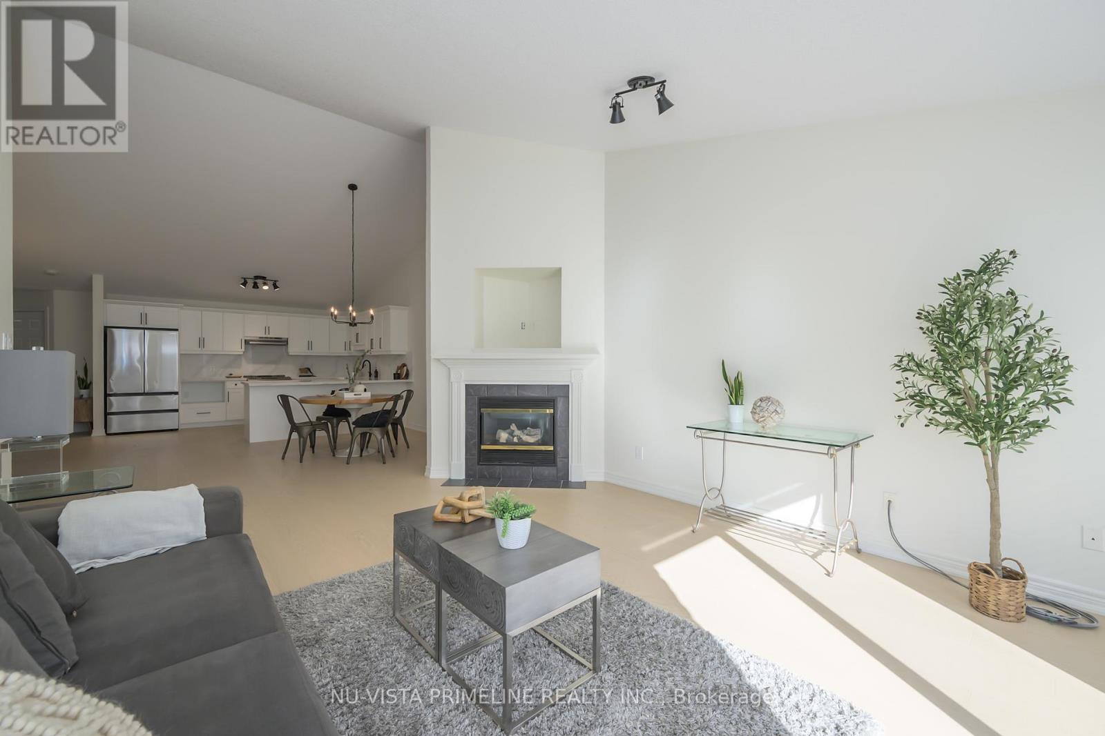 Photo 15 of 566 Bluebell Road, London North ON