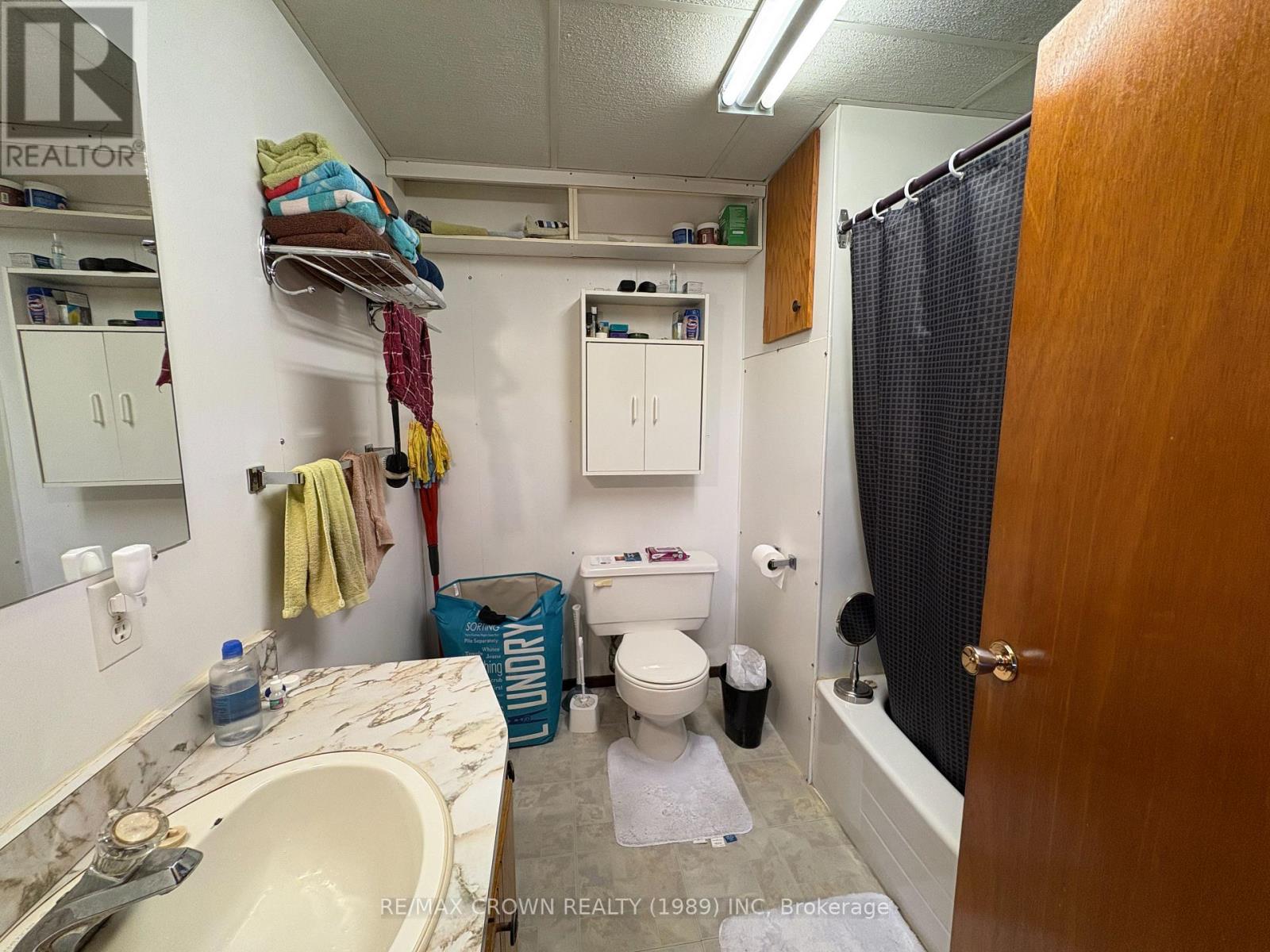 Photo 11 of 213 Balmoral Avenue W, Matticeval Cote ON