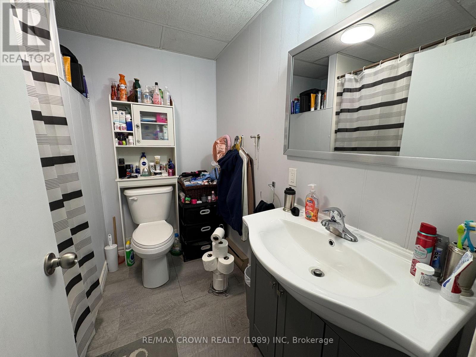 Photo 14 of 213 Balmoral Avenue W, Matticeval Cote ON