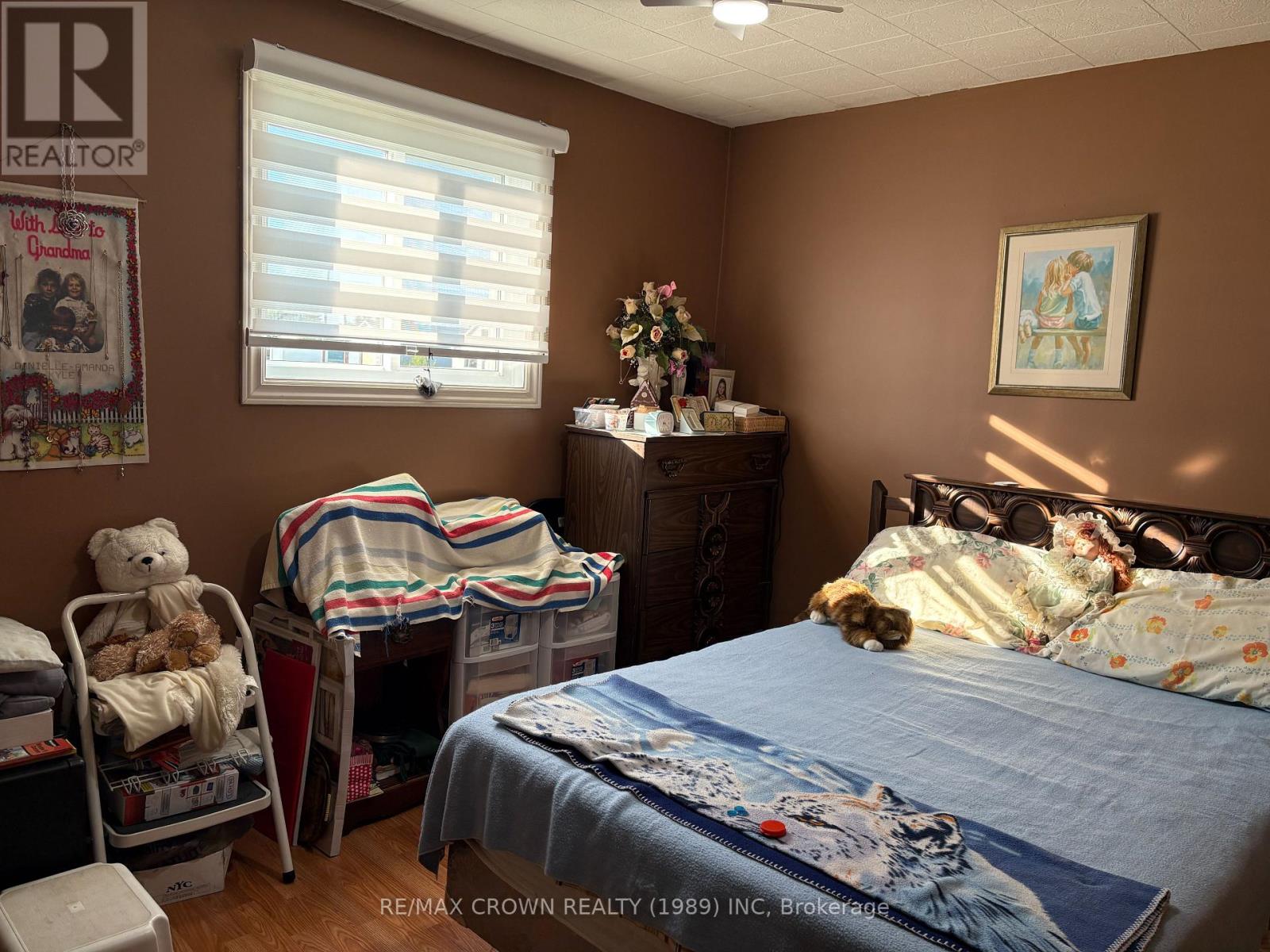 Photo 4 of 213 Balmoral Avenue W, Matticeval Cote ON