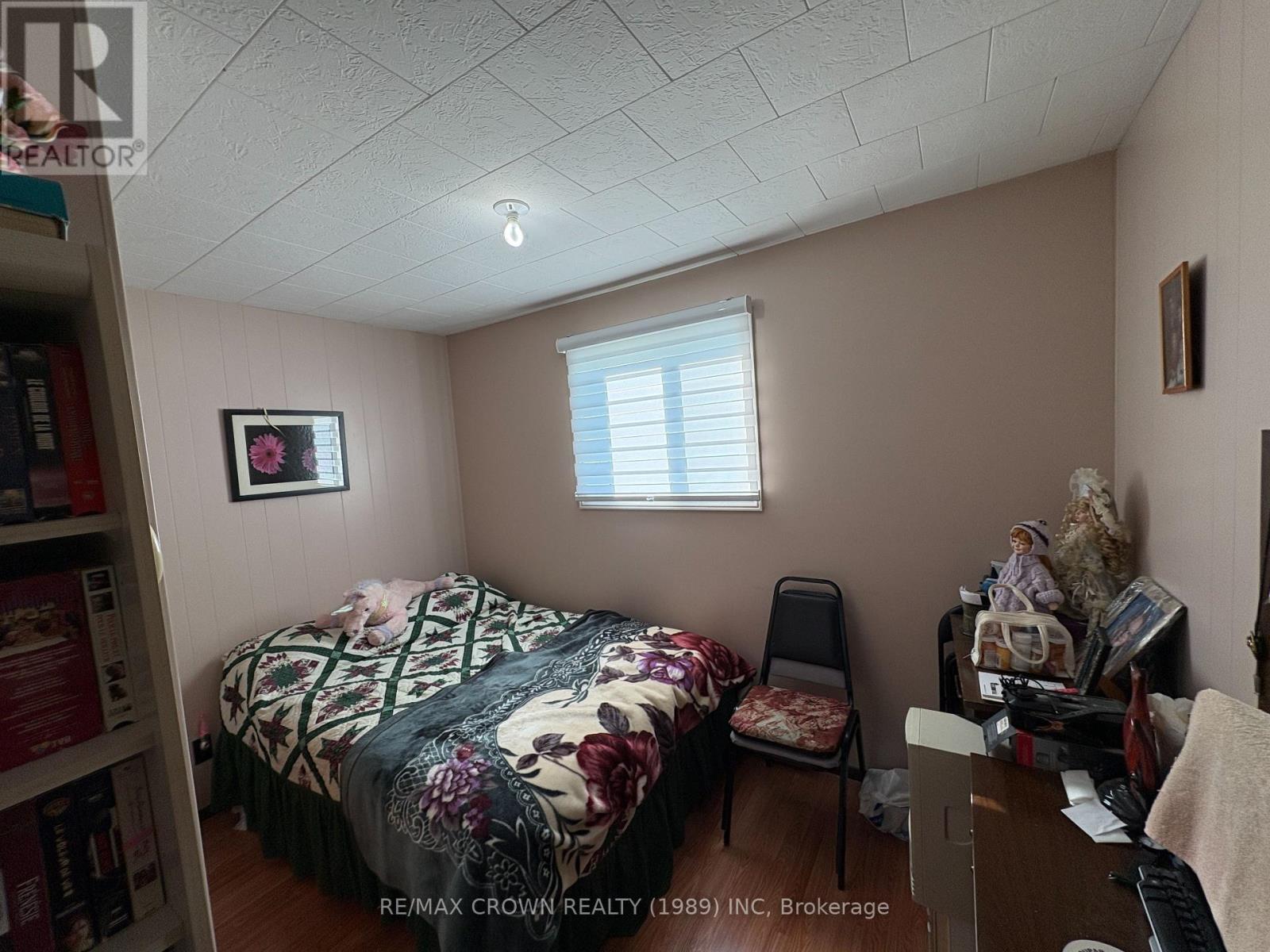 Photo 5 of 213 Balmoral Avenue W, Matticeval Cote ON
