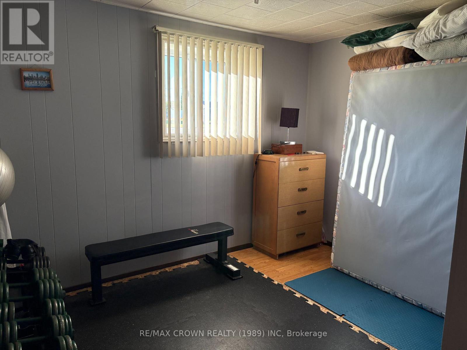 Photo 9 of 213 Balmoral Avenue W, Matticeval Cote ON