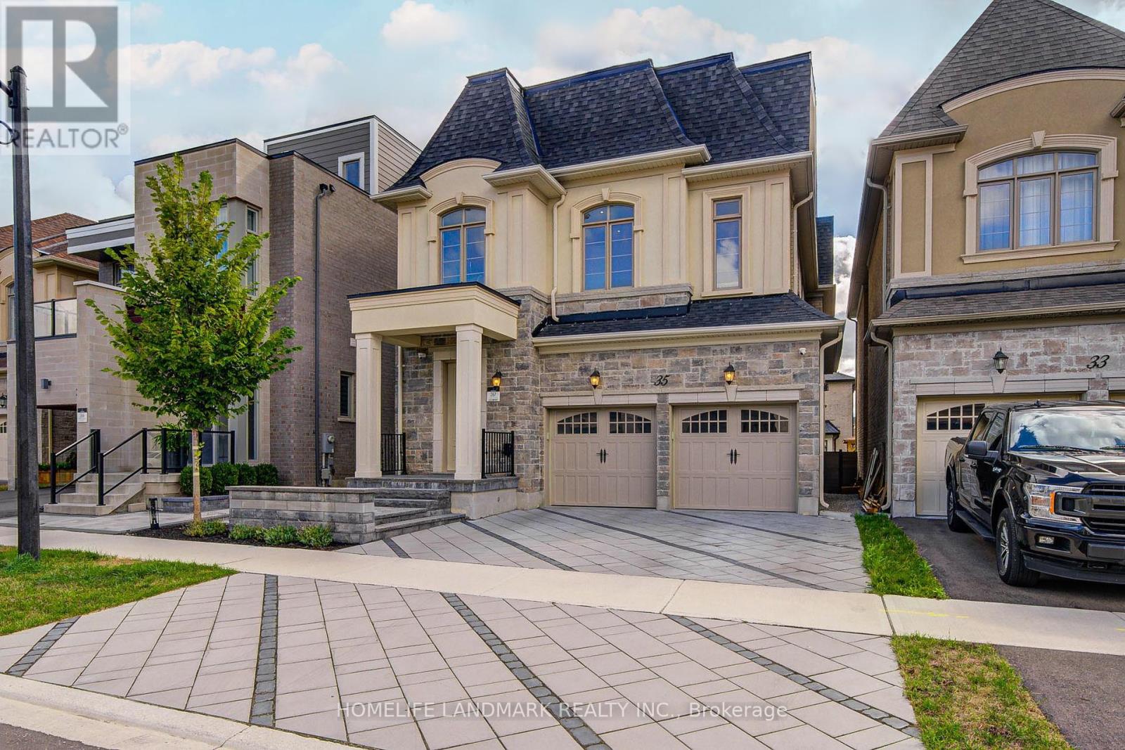 Photo 18 of 35 Meteorite Street, Richmond Hill ON