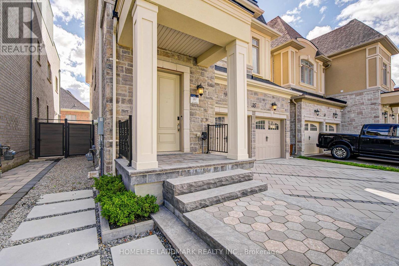 Photo 7 of 35 Meteorite Street, Richmond Hill ON