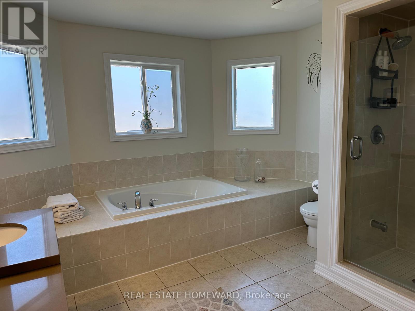 Photo 8 of 28 Bostock Drive, Georgina ON