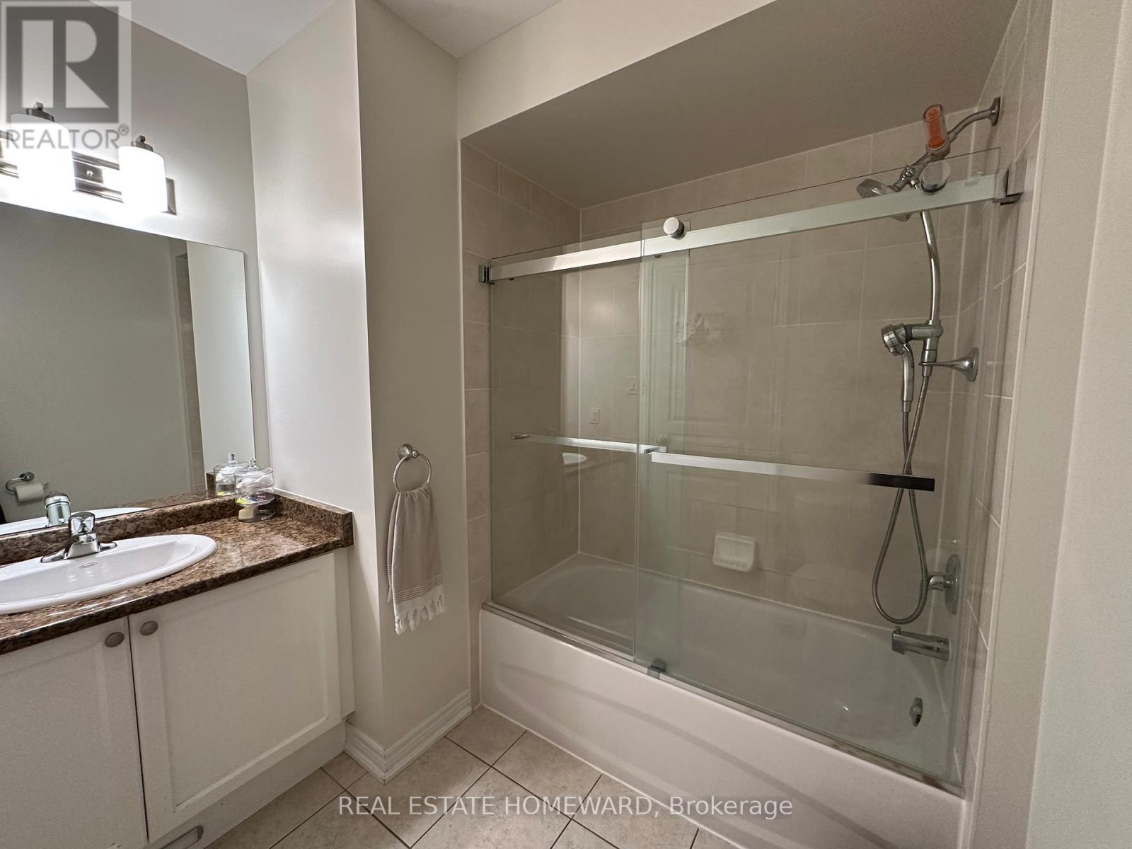 Photo 21 of 28 Bostock Drive, Georgina ON