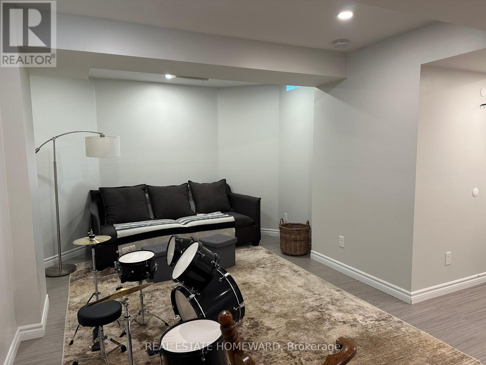 Photo 19 of 28 Bostock Drive, Georgina ON