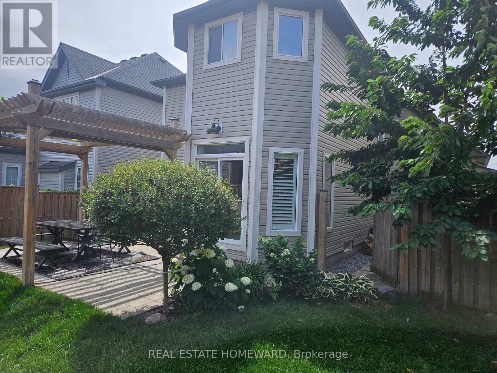 Photo 13 of 28 Bostock Drive, Georgina ON