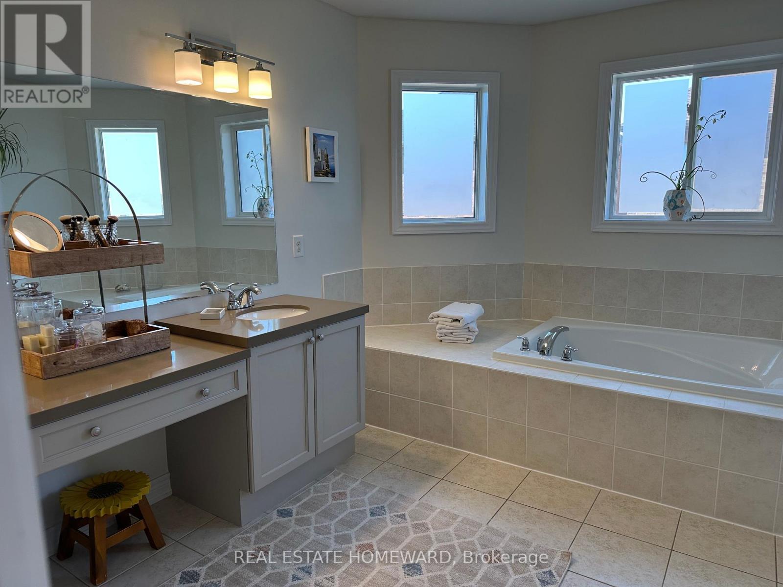 Photo 16 of 28 Bostock Drive, Georgina ON