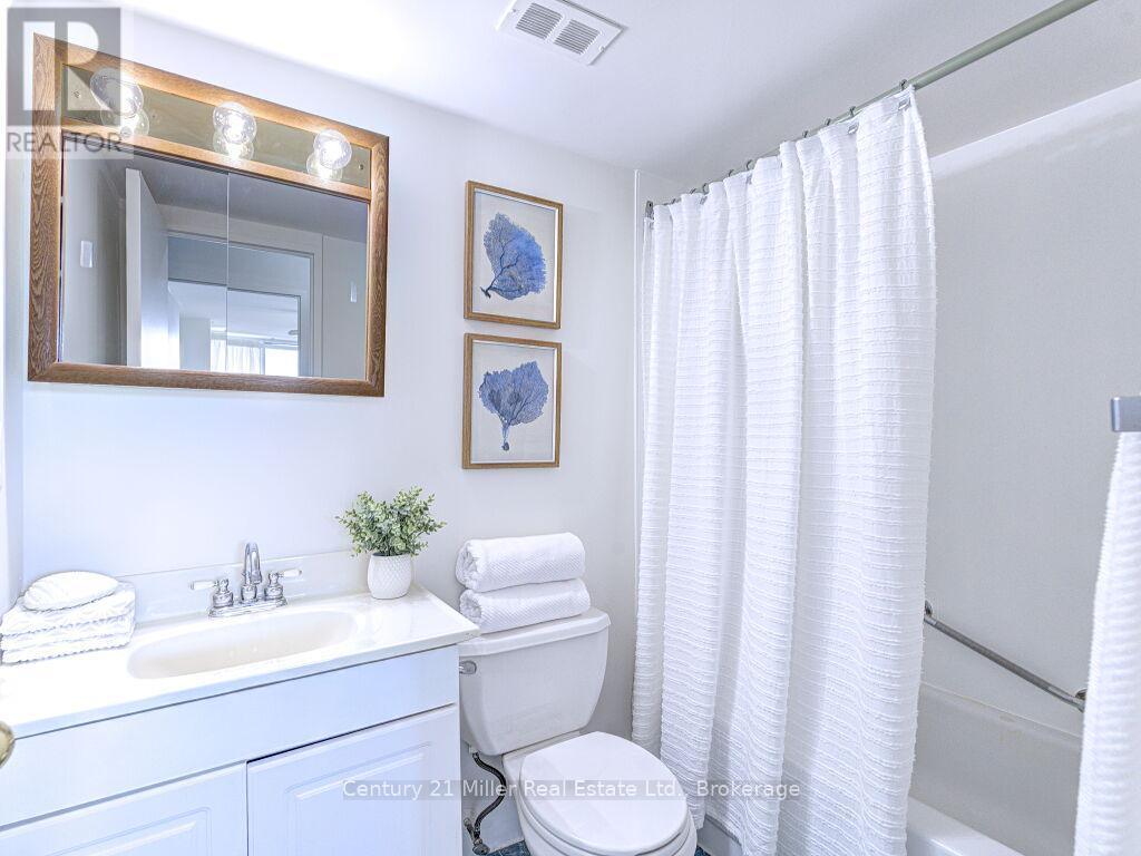 Photo 14 of 406 2263 Marine Drive, Oakville ON