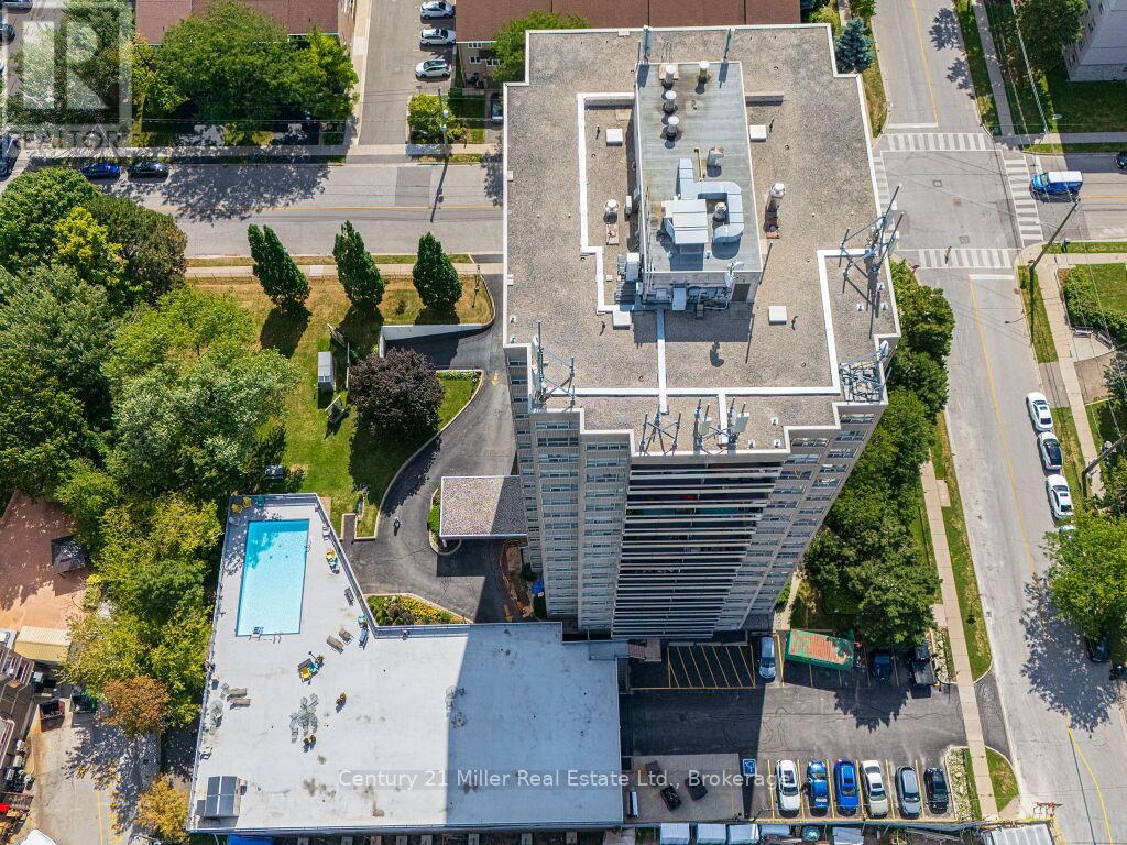 Photo 10 of 406 2263 Marine Drive, Oakville ON