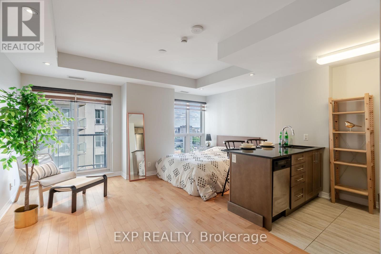 Photo 8 of 2308 242 Rideau Street, Ottawa ON