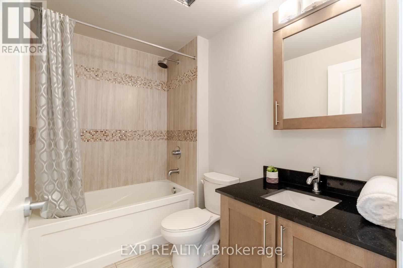 Photo 2 of 2308 242 Rideau Street, Ottawa ON