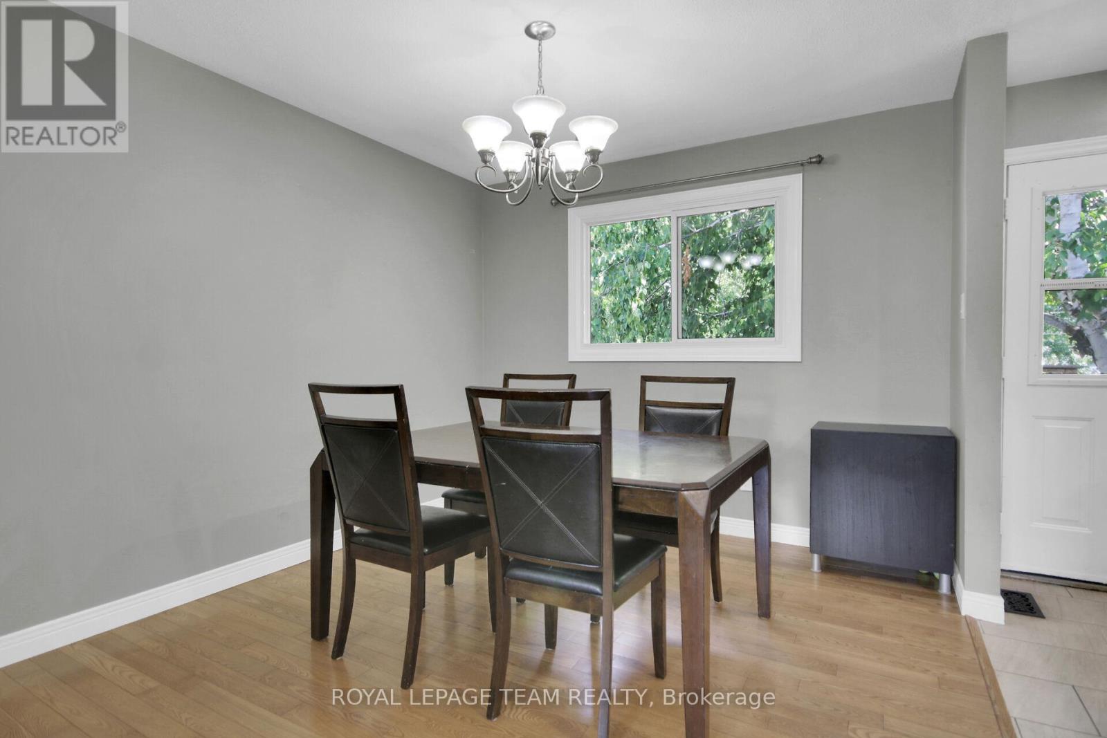 Photo 9 of 17 Owlshead Rd Road, Ottawa ON