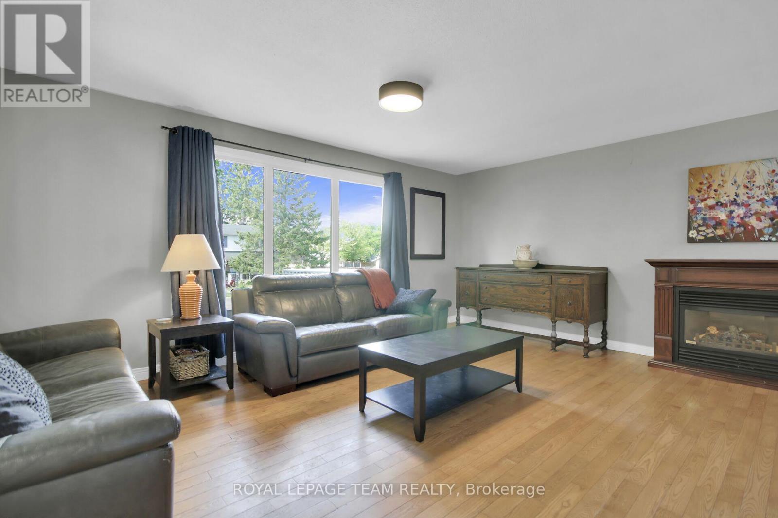 Photo 19 of 17 Owlshead Rd Road, Ottawa ON